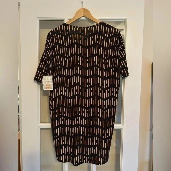 Lularoe Irma size XS, NWT. - Picture 2 of 2